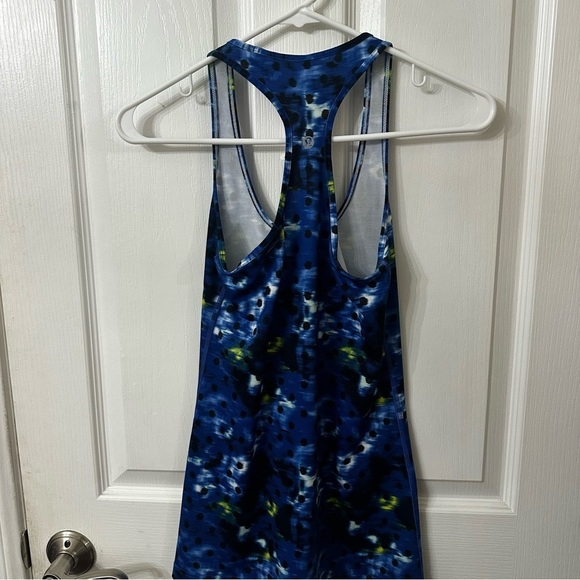 LULULEMON Women’s Blue Camo Racerback Tank Top, size 4 - Picture 4 of 4